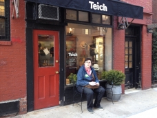 Shopfront Bench in front of Teich